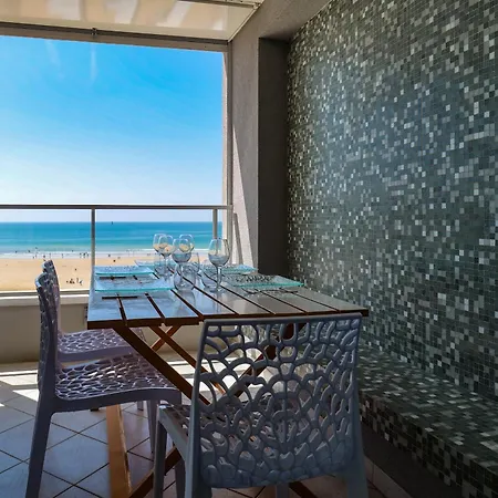 Apartment Grand Lumineux Avec Vue Imprenable Sur La Baie Des Sables D'olonne - 5 Personnes