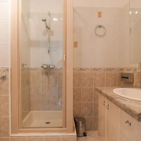 Grand Lumineux Avec Vue Imprenable Sur La Baie Des Sables D'olonne - 6 Personnes *