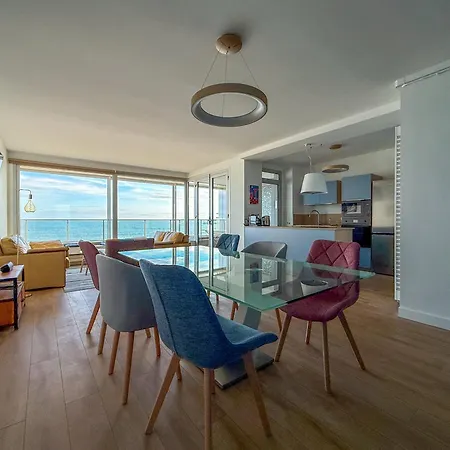 Grand Lumineux Avec Vue Imprenable Sur La Baie Des Sables D'olonne - 5 Personnes