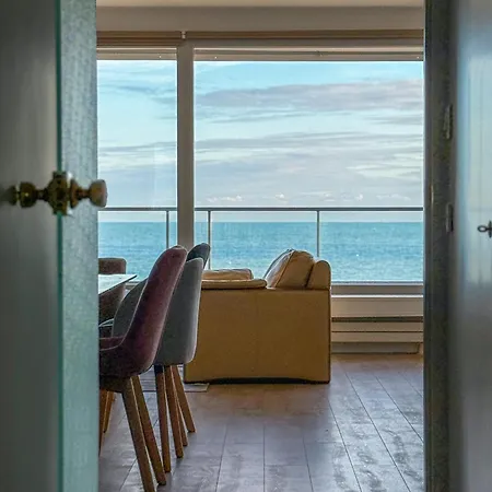 Grand Lumineux Avec Vue Imprenable Sur La Baie Des Sables D'olonne - 6 Personnes *