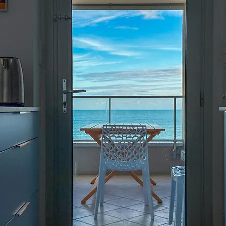 Grand Lumineux Avec Vue Imprenable Sur La Baie Des Sables D'olonne - 5 Personnes *
