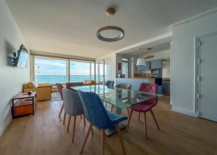 Grand Lumineux Avec Vue Imprenable Sur La Baie Des Sables D'olonne - 6 Personnes