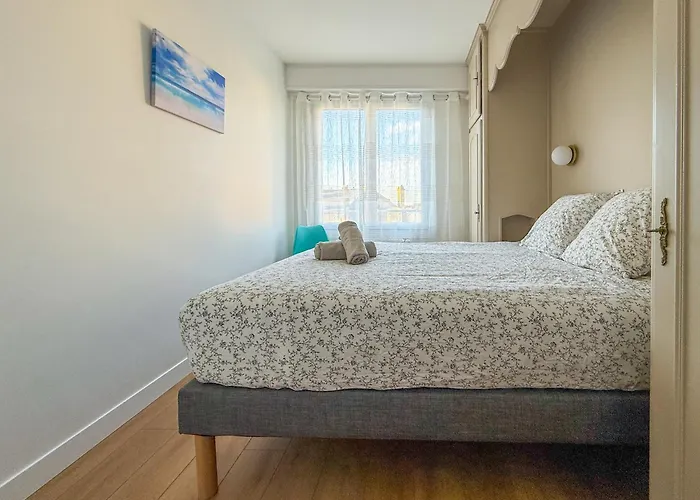 Grand Lumineux Avec Vue Imprenable Sur La Baie Des Sables D'olonne - 6 Personnes *